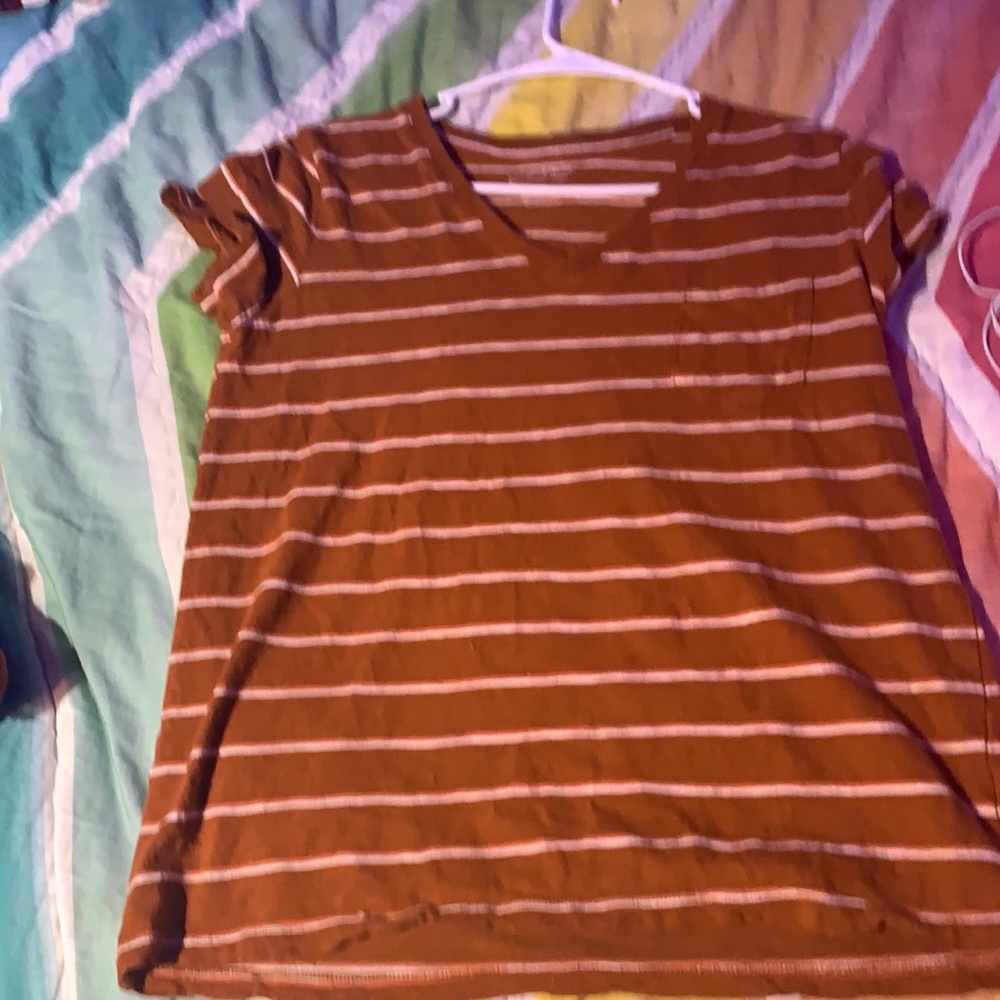 Casual V-neck shirt